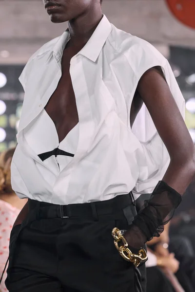 Look 9